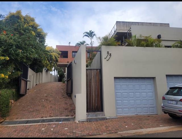 1 BEDROOM FLAT TO LET IN MORNINGSIDE